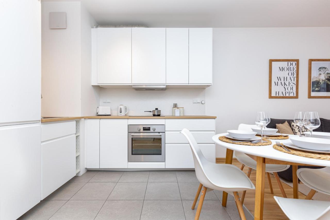 Apartments Varsovia Kasprzaka By Noclegi Renters Buitenkant foto